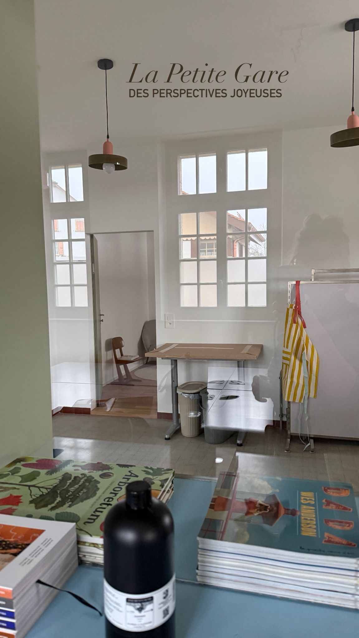La Petite Gare — Interior